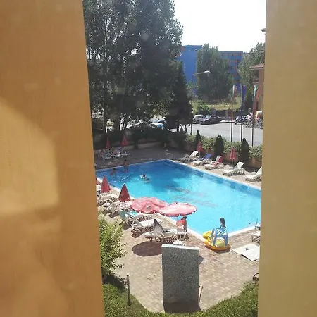 Lägenhet Aparthotel Kamelia Garden - Official Rental 2*