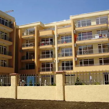 Apartment Aparthotel Kamelia Garden - Official Rental