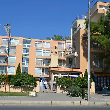 Lägenhet Aparthotel Kamelia Garden - Official Rental 2*